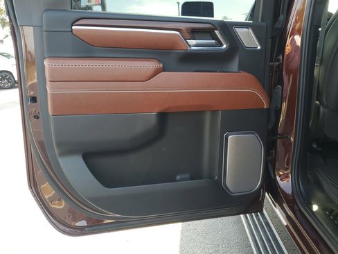 Used 2024 GMC Sierra 2500 Denali Ultimate image 12