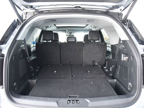 Used 2023 Ford Explorer XLT w/ Equipment Group 202A image 19