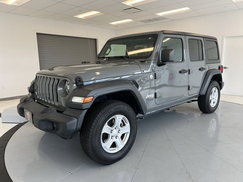 Used 2021 Jeep Wrangler Unlimited Sport image 3