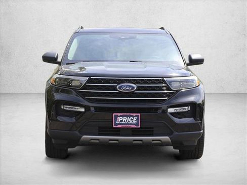 Used 2020 Ford Explorer XLT w/ Equipment Group 202A AWD/4WD image 2