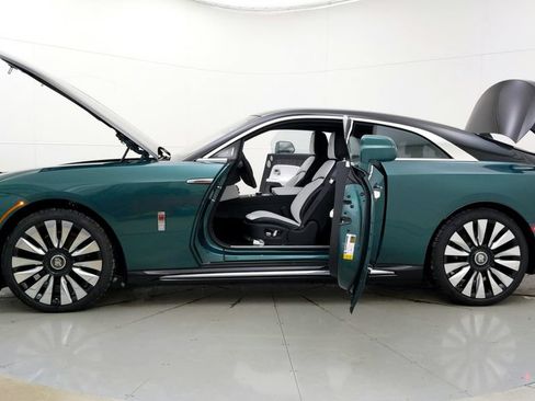 Used 2024 Rolls-Royce Spectre w/ Spectre Launch Package AWD/4WD image 12