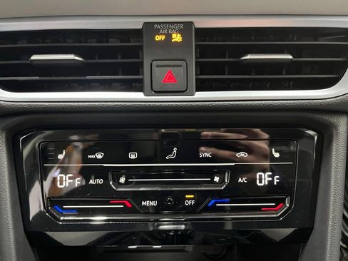 New 2026 Volkswagen Taos SE image 16