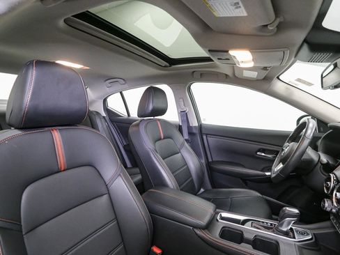 Used 2020 Nissan Sentra SR w/ Premium Package FWD image 19