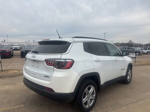 Used 2023 Jeep Compass Latitude image 16