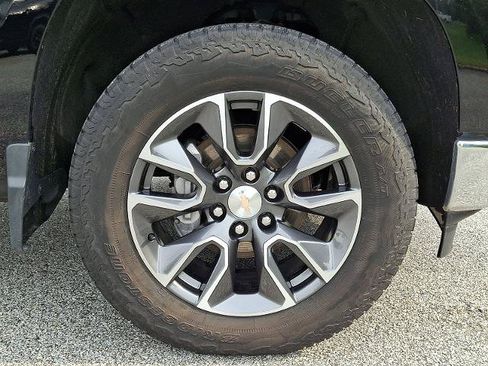 Certified 2024 Chevrolet Silverado 1500 LT AWD/4WD image 8