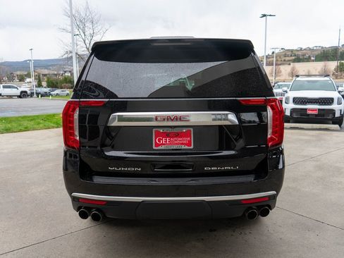Used 2021 GMC Yukon Denali image 6