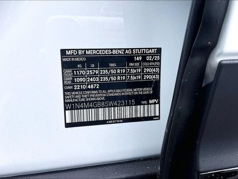 Used 2025 Mercedes-Benz GLB 250 image 11