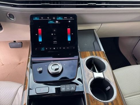 Certified 2025 Cadillac Escalade Sport Platinum image 14