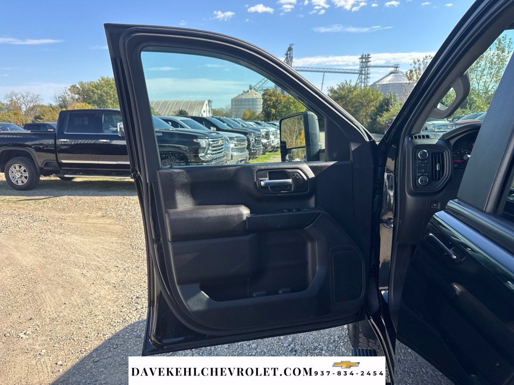 Used 2021 Chevrolet Silverado 2500 Custom w/ Custom Value Package AWD/4WD image 9