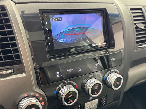 Used 2016 Toyota Sequoia Platinum image 25