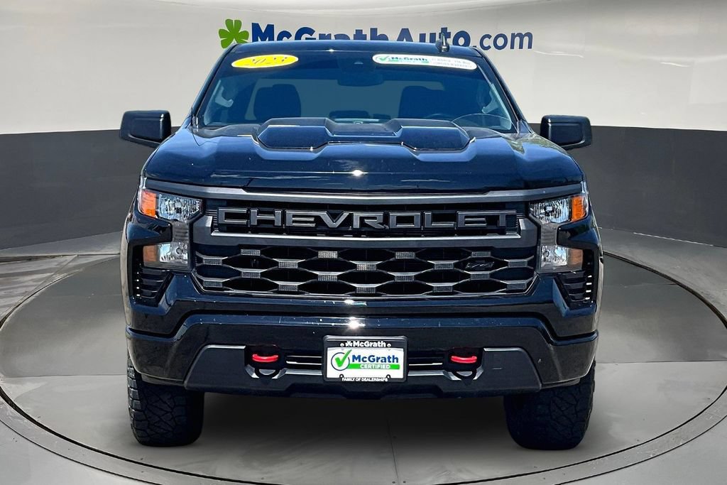 Used 2023 Chevrolet Silverado 1500 Custom Trail Boss w/ LPO, Dark Essentials Package AWD/4WD image 2
