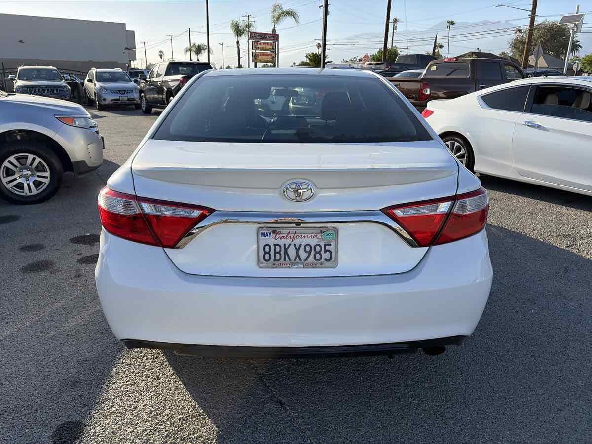 Used 2016 Toyota Camry SE FWD image 3