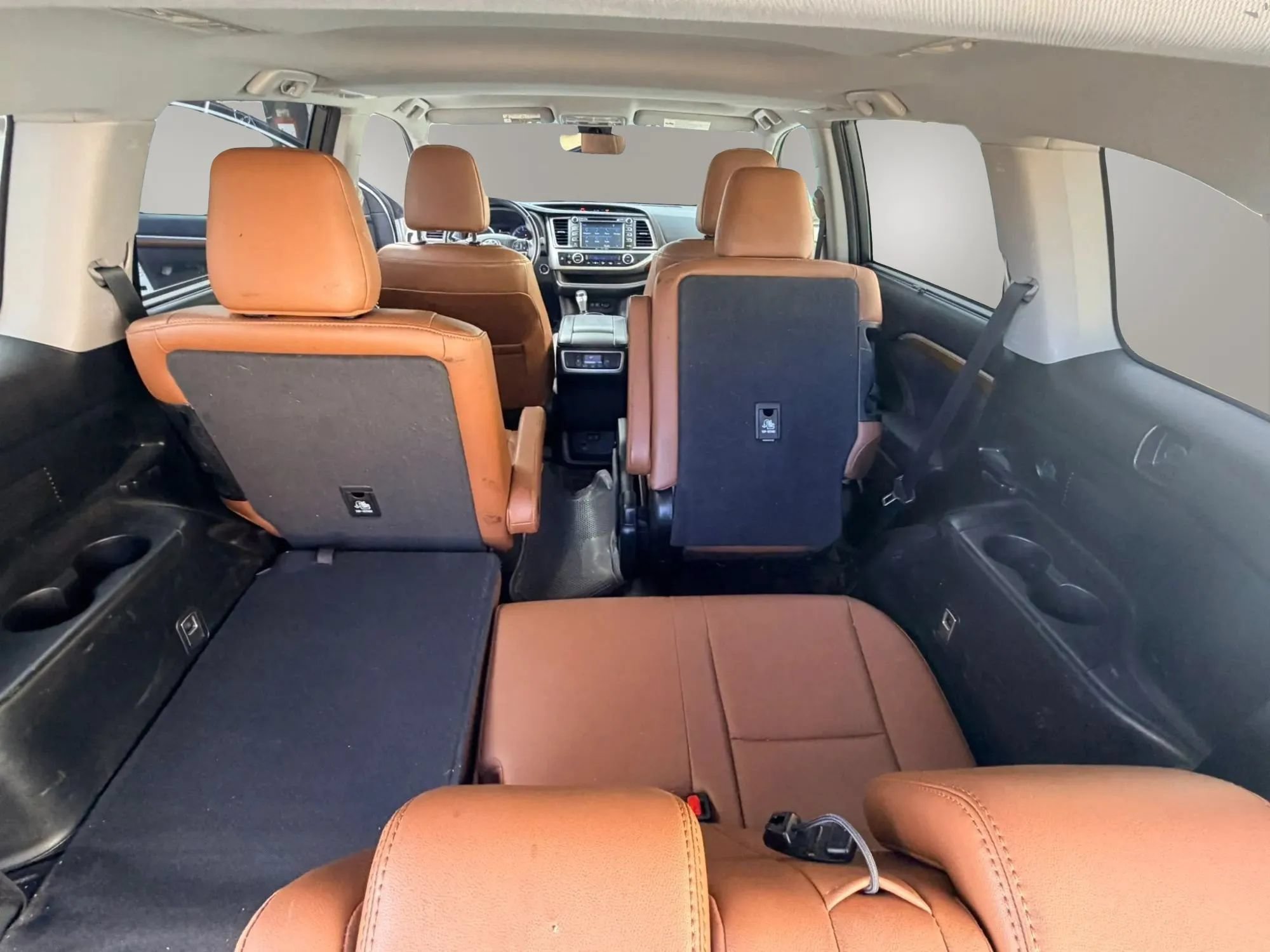 Used 2018 Toyota Highlander Limited FWD image 35