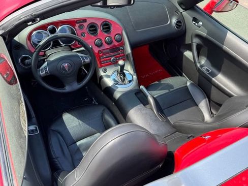 Used 2006 Pontiac Solstice Convertible w/ Premium Package RWD image 7