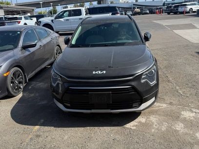 Used 2023 Kia Niro EX Touring