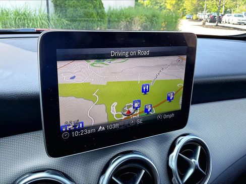Used 2018 Mercedes-Benz GLA 250 4MATIC image 34