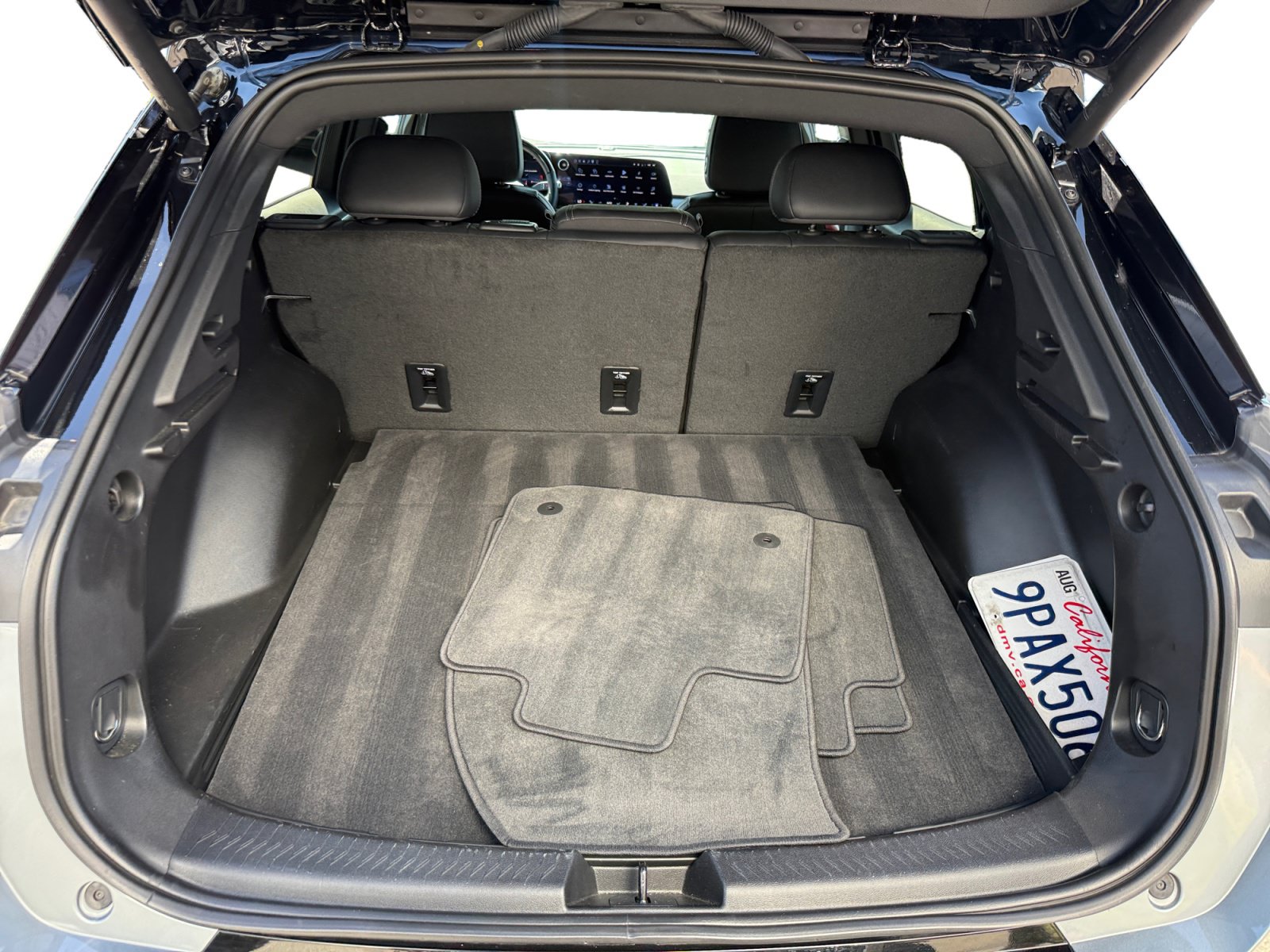 Used 2024 Chevrolet Equinox EV RS FWD image 17