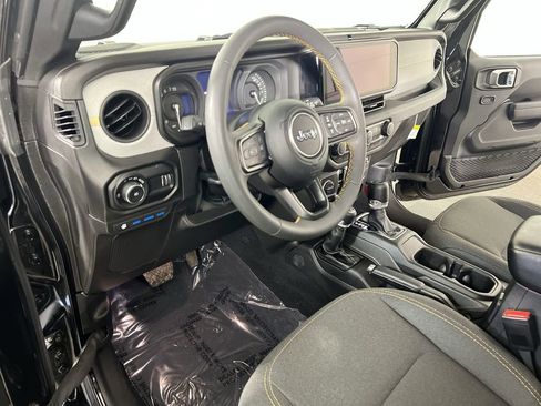 Used 2024 Jeep Wrangler Unlimited w/ Convenience Group AWD/4WD image 11
