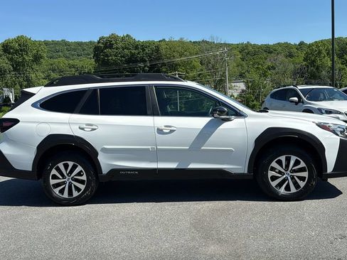 Certified 2024 Subaru Outback Premium AWD/4WD image 5