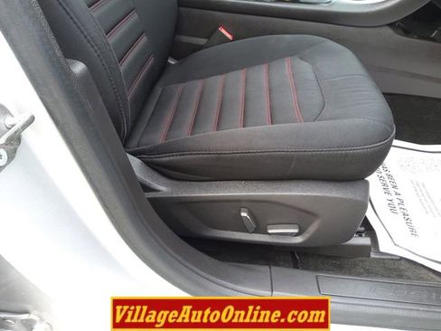 Used 2015 Ford Fusion SE image 39