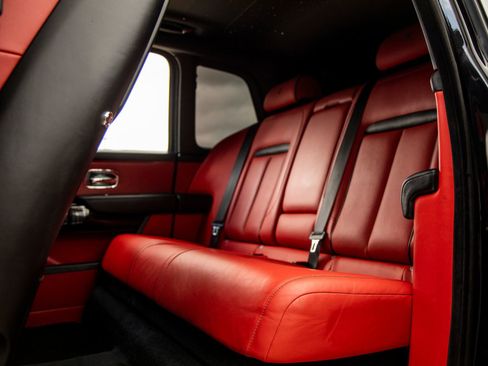 Used 2021 Rolls-Royce Cullinan image 36