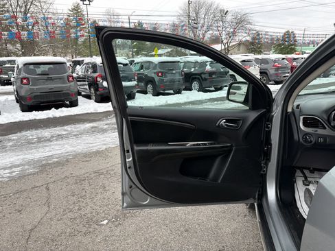 Used 2020 Dodge Journey Crossroad image 19