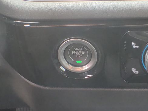 Used 2023 Chevrolet Silverado 1500 LT AWD/4WD image 17