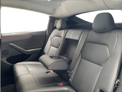 Used 2026 Tesla Model Y AWD image 19