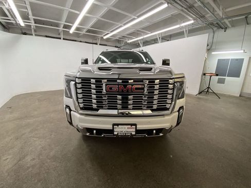 Used 2024 GMC Sierra 2500 Denali w/ Denali Reserve Package image 9