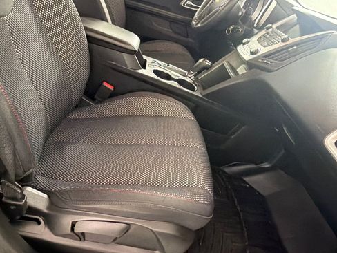 Used 2017 Chevrolet Equinox LS AWD/4WD image 22