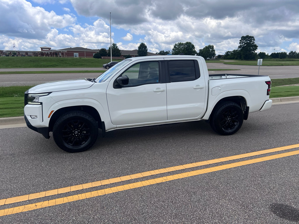 Used 2023 Nissan Frontier SV w/ Midnight Edition Package RWD image 7