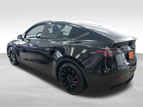 Used 2022 Tesla Model Y Performance image 7