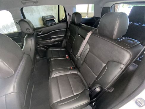 Used 2023 GMC Acadia SLT AWD/4WD image 21