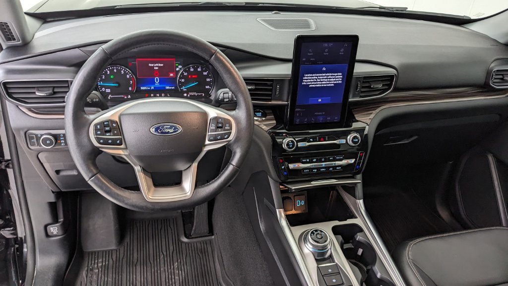 Certified 2024 Ford Explorer Limited w/ Limited Technology Package AWD/4WD image 4