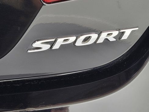 Used 2022 Honda Accord Sport image 11