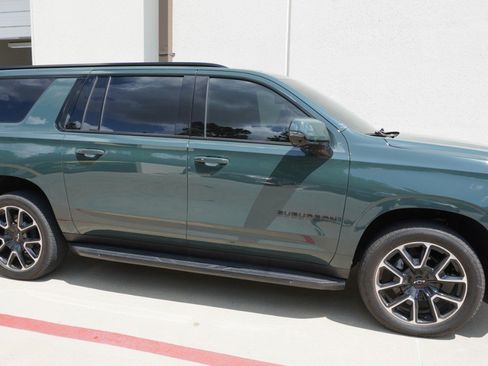 Used 2026 Chevrolet Suburban RST w/ Comfort Package RWD image 5