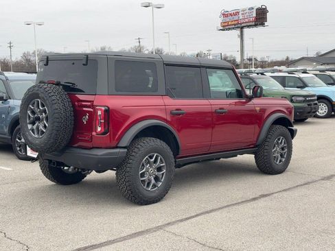 New 2025 Ford Bronco Badlands image 3