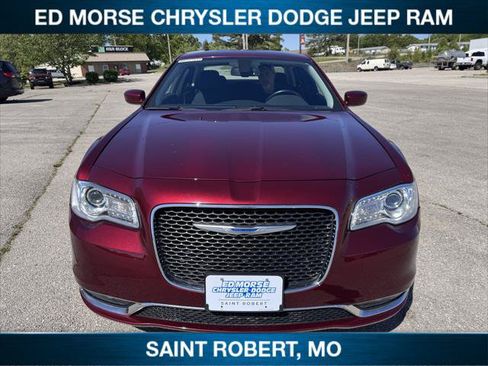 Certified 2021 Chrysler 300 Touring w/ Driver Convenience Group RWD image 2