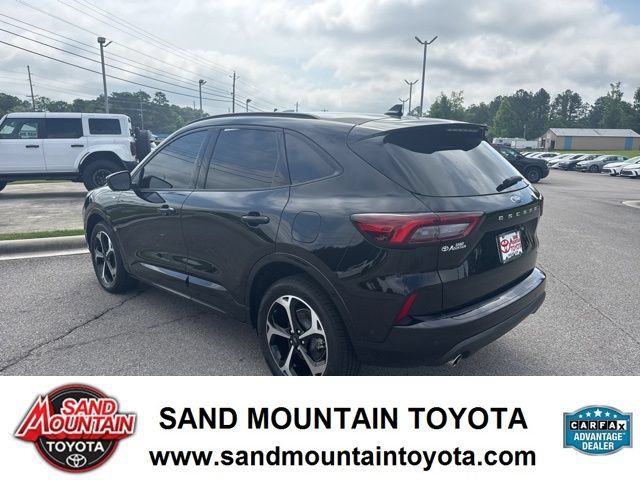 Used 2023 Ford Escape ST-Line Elite w/ Premium Technology Package AWD/4WD image 5