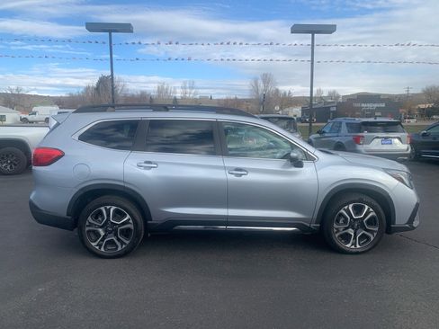 Used 2023 Subaru Ascent Limited image 5