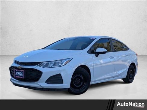Used 2019 Chevrolet Cruze LS FWD image 1