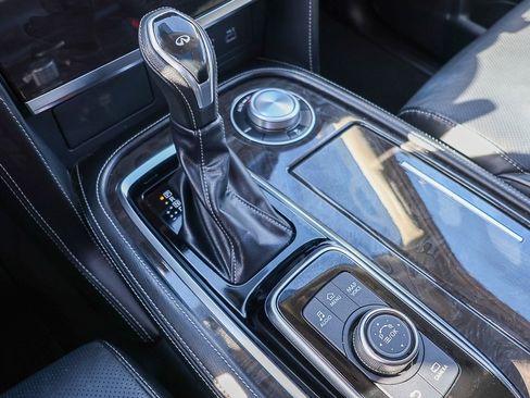 Used 2024 INFINITI QX80 Luxe image 19