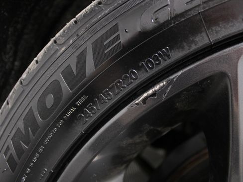 Used 2020 Dodge Challenger SXT w/ Blacktop Package image 32