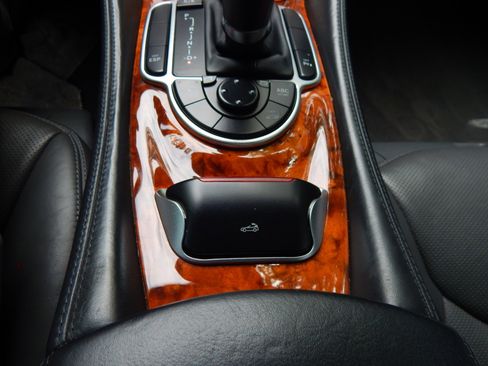 Used 2005 Mercedes-Benz SL 600 w/ AMG Sport Pkg image 25