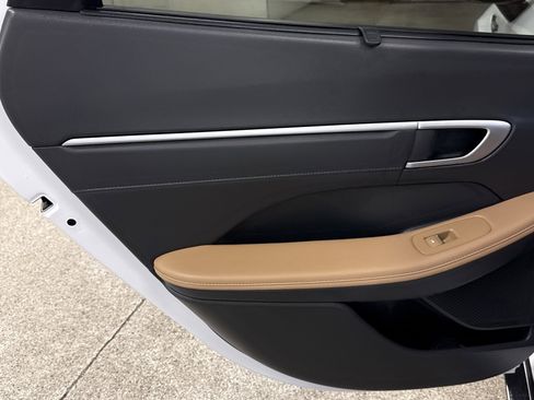Used 2025 Hyundai Sonata Limited image 11