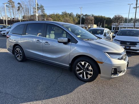New 2026 Honda Odyssey EX-L image 2