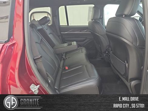 Used 2025 Jeep Grand Cherokee Limited w/ Trailer Tow Package AWD/4WD image 36