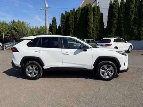 Certified 2024 Toyota RAV4 LE AWD/4WD image 11