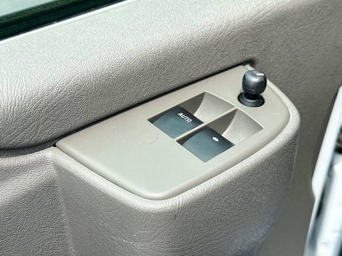 Used 2024 Chevrolet Express 2500 w/ Driver Convenience Package RWD image 19
