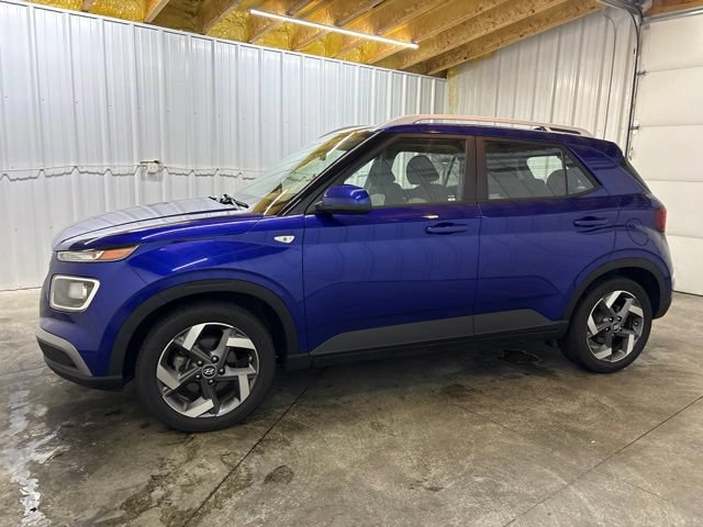 Used 2022 Hyundai Venue SEL FWD image 4
